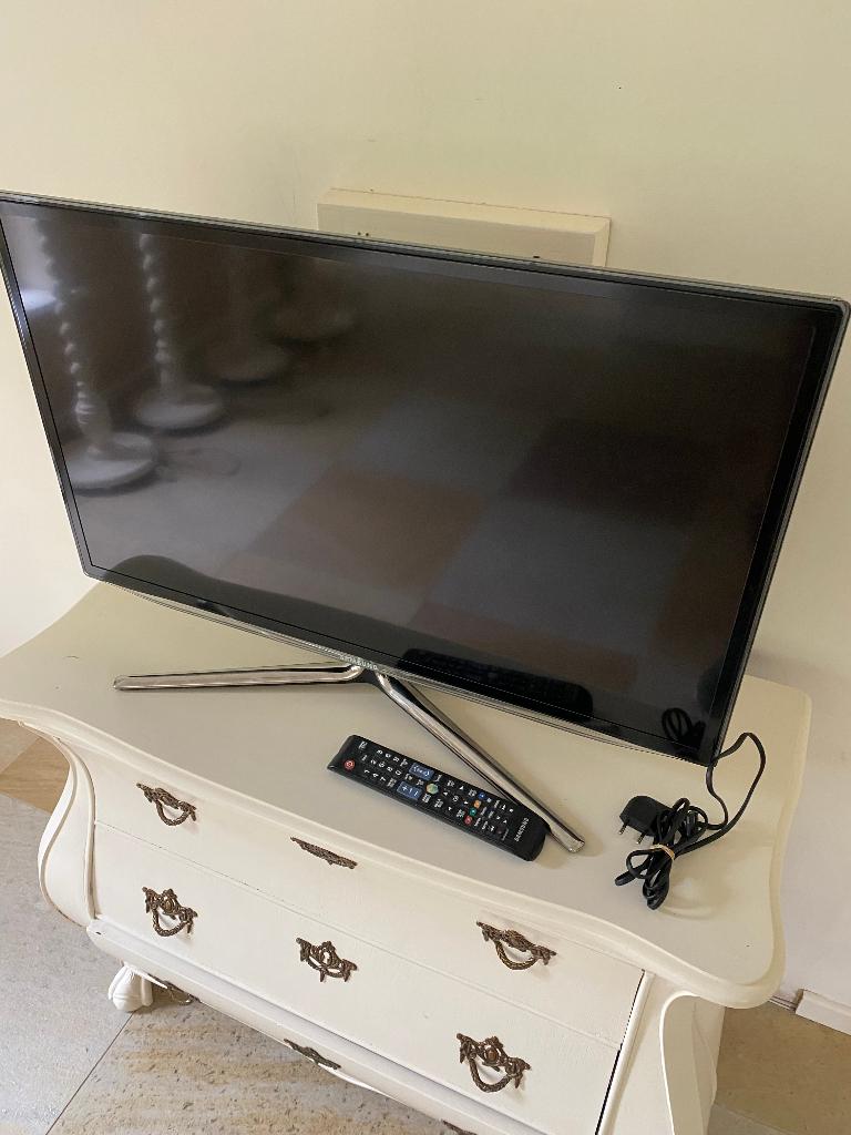 Samsung tv met standaard, 80 cm, Ophalen, 50 Hz, 80 tot 100 cm, Samsung