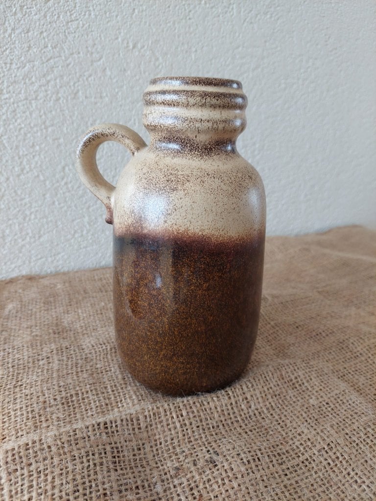W Gemany, kruik/vaas, 20cm, creme bruin., Ophalen, Overige kleuren, Met patroon/structuur, Zo goed als nieuw