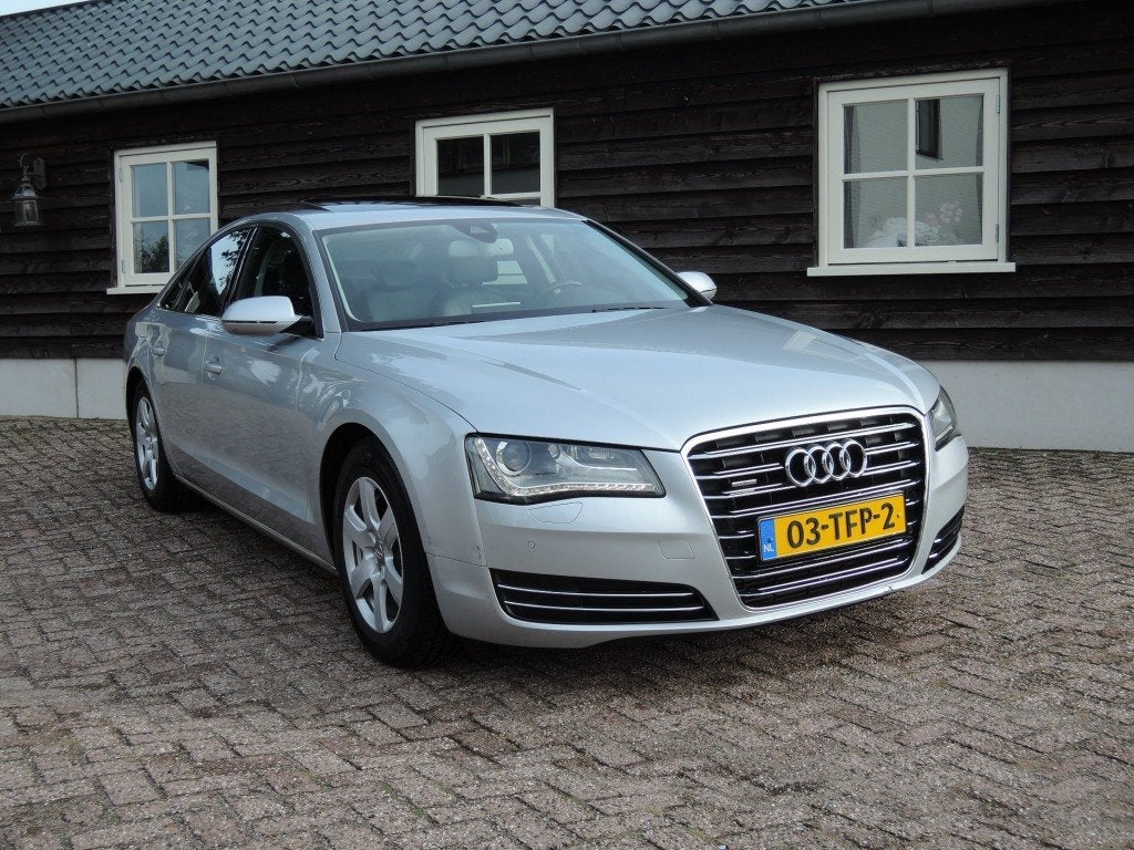 Audi A8  3.0 TDI QUATTRO PRO LINE + YOUNGTIMER, Auto's, Audi, Euro 5, 15 km/l, Gebruikt, Met garantie (alle)