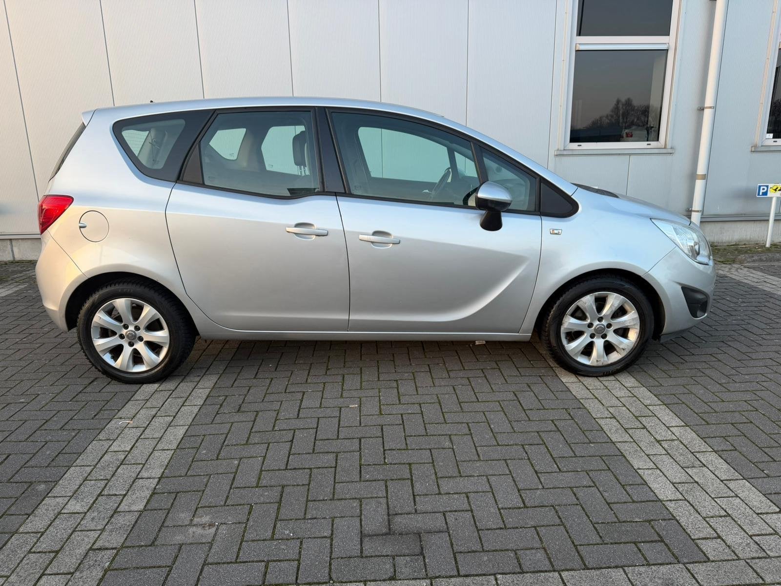 Opel Meriva 1.4 Cosmo Airco Nieuwe APK, Auto's, Voorwielaandrijving, Euro 5, 101 pk, Gebruikt
