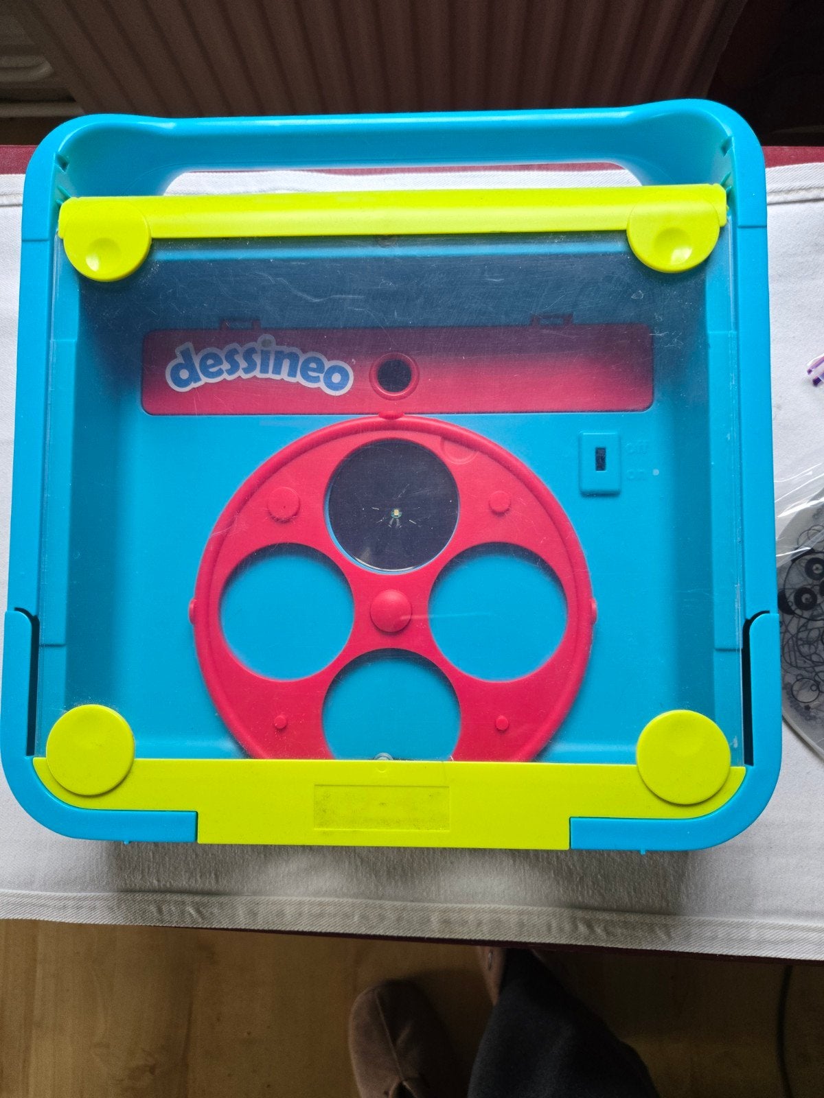 Dessineo Tekenprojector met sjablonen, Ophalen of Verzenden, Gebruikt, Knutselen