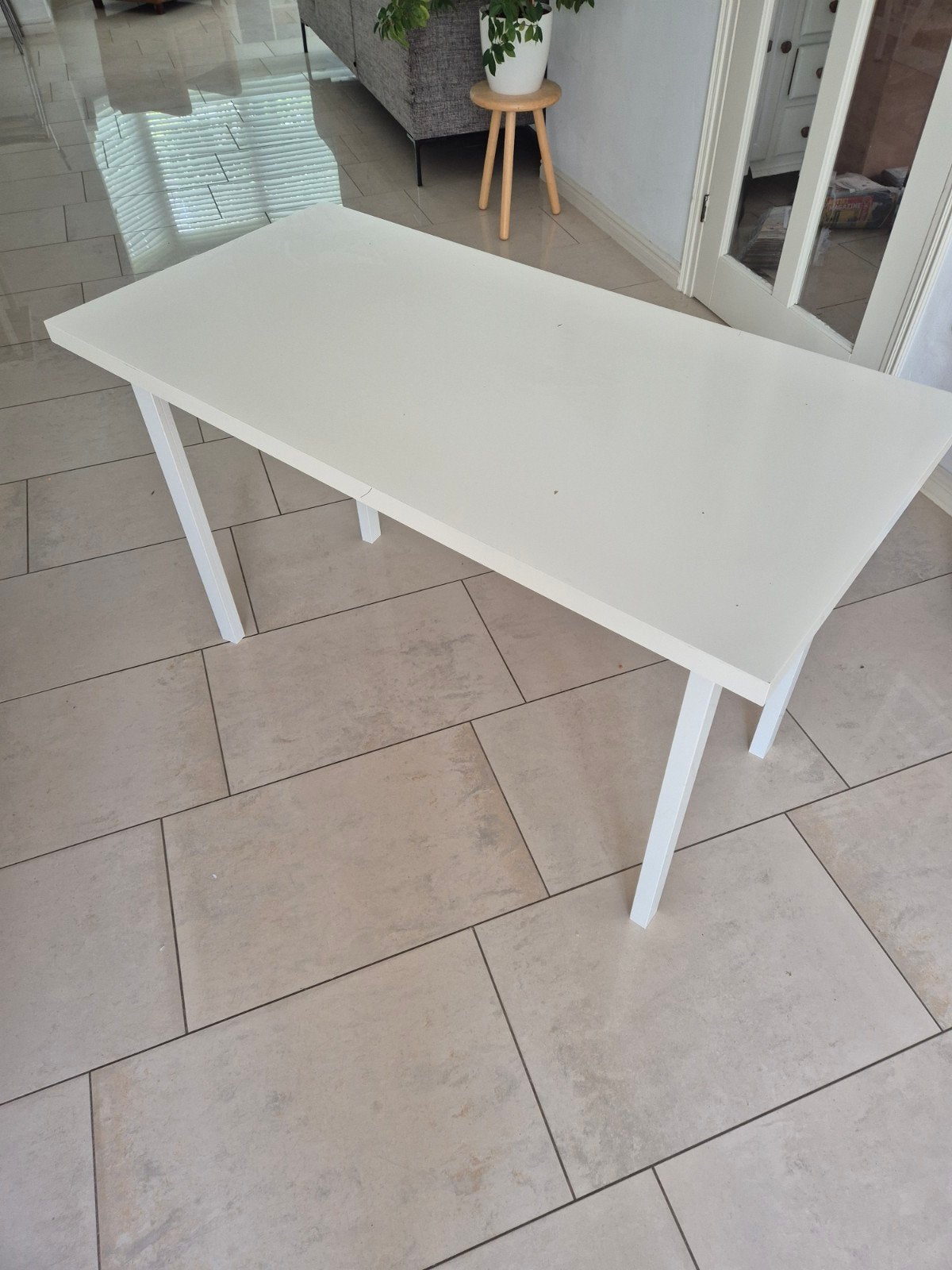 Witte rechthoekige bureau/tafel - Gebruikt, Ophalen, Overige materialen, Modern en functioneel, Gebruikt