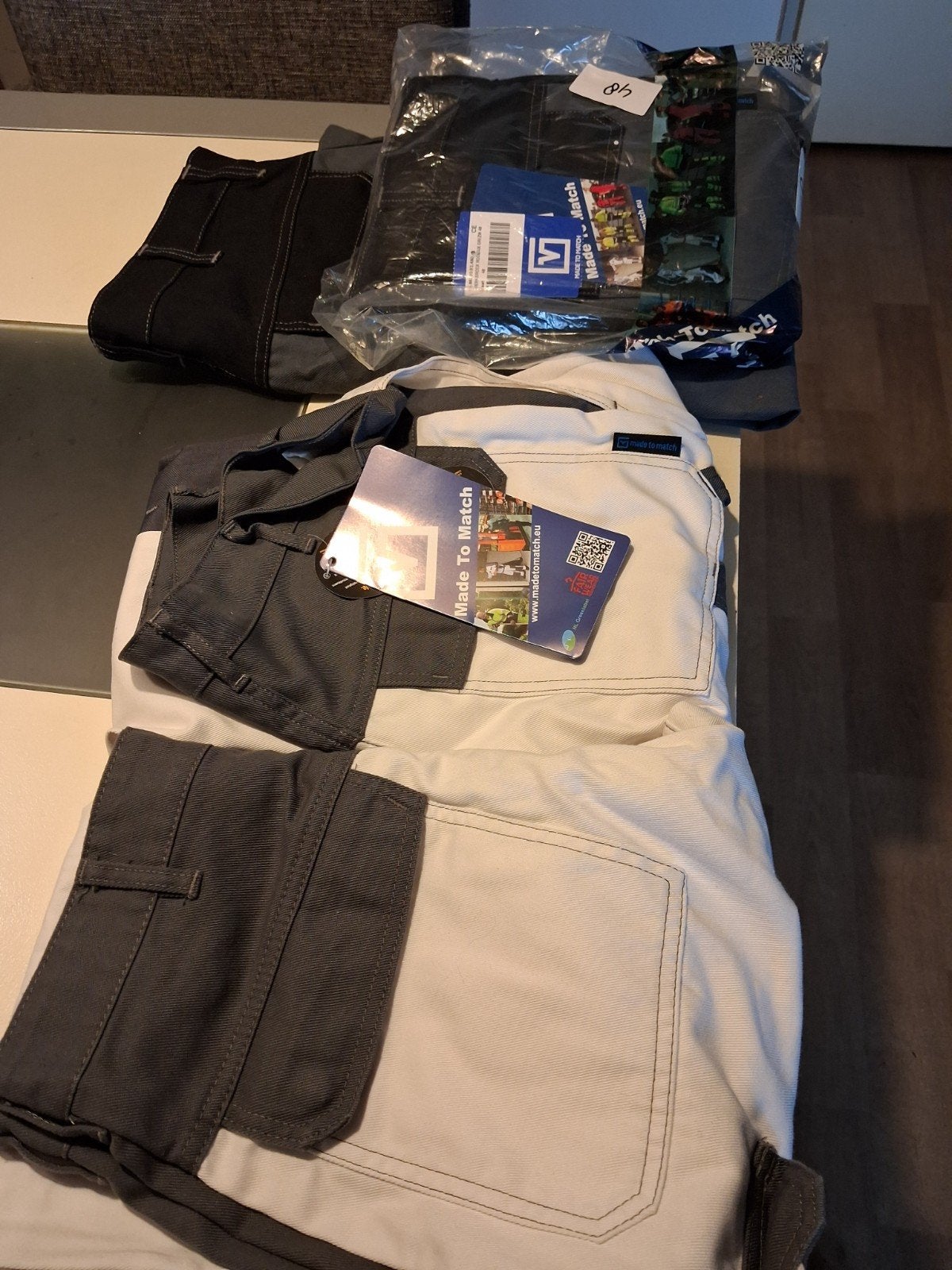 werkbroeken  2x wit 2x grijs  maat 48, Ophalen of Verzenden, Nieuw, Dames, Broek