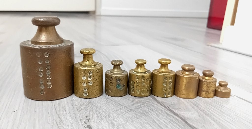 antiek Nederlands messing/koper knopgewichten set van 8, Antiek en Kunst, Verzenden