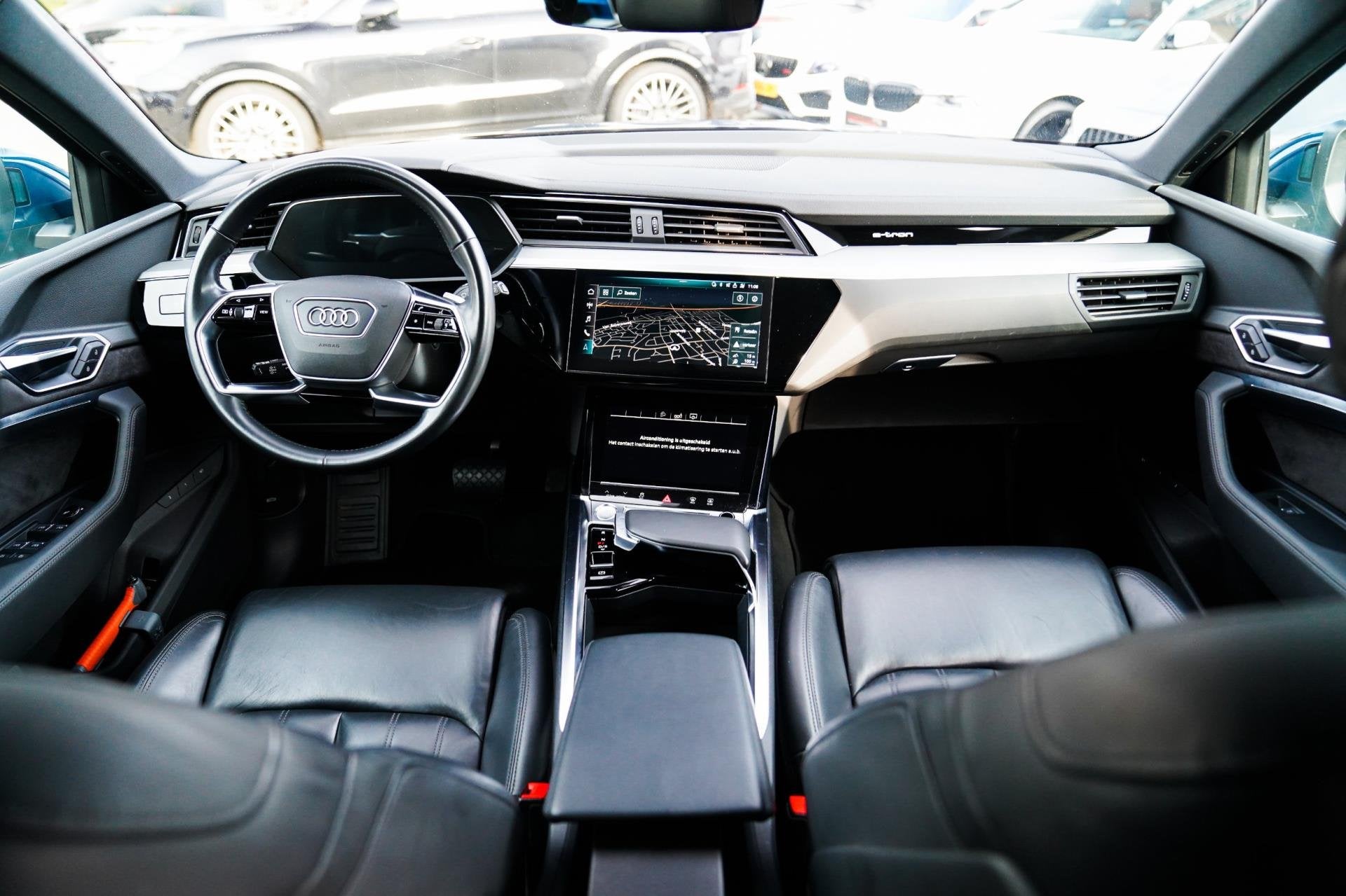 Audi E-tron E-tron 55 quattro advanced 95 kWh | Luchtvering, Auto's, Audi, Automaat, 131 €/maand, Zwart, 95 kWh