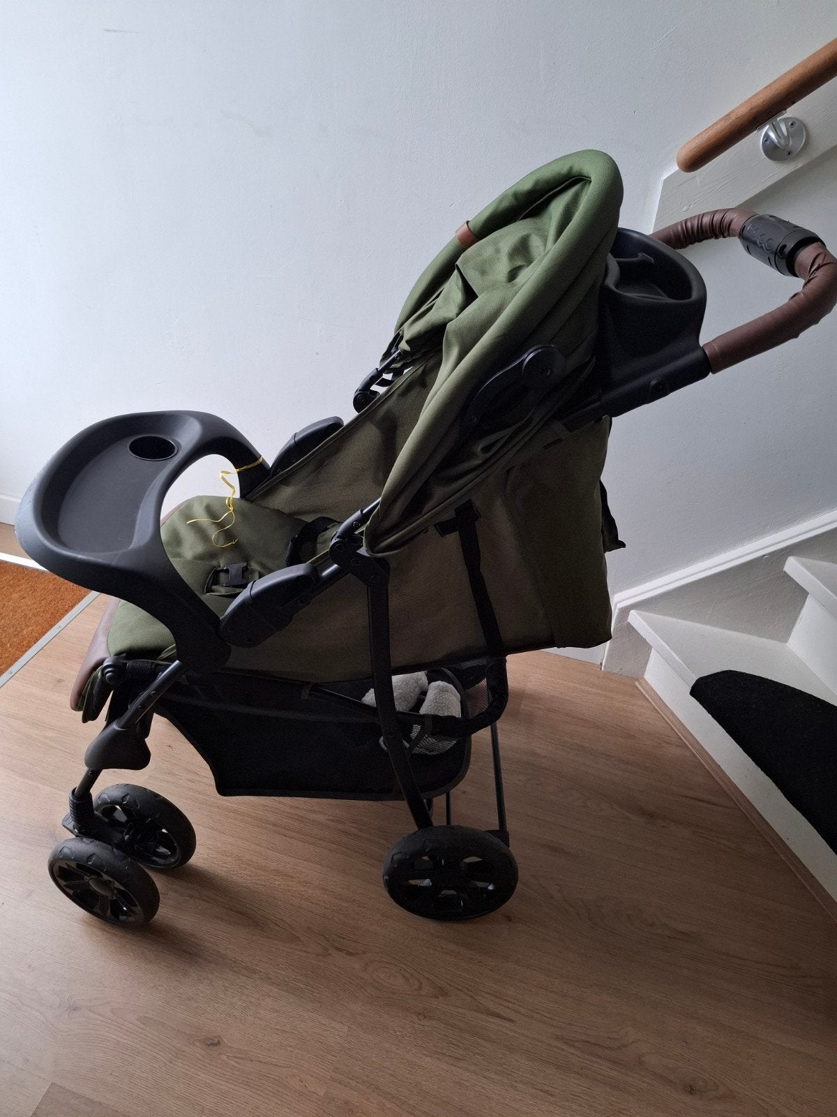 Lionelo buggy in 1 handomdraai inklapbaar, Kinderen en Baby's, Buggy's, Ophalen, Zo goed als nieuw, Regenhoes