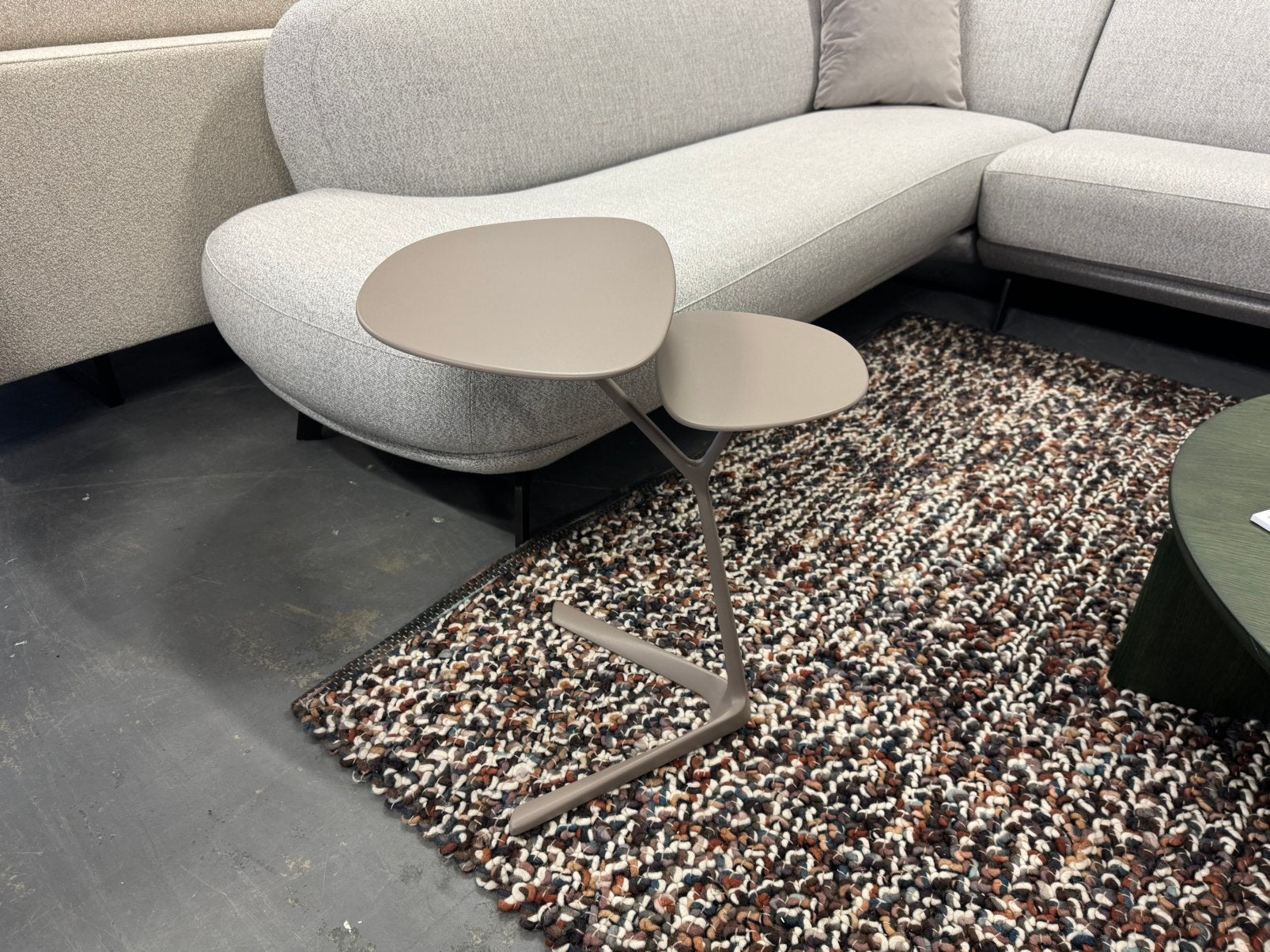 Showroommodel Leolux Portello | Spruzza 070 Taupe, Minder dan 55 cm, Leolux, Metaal of Aluminium, Nieuw