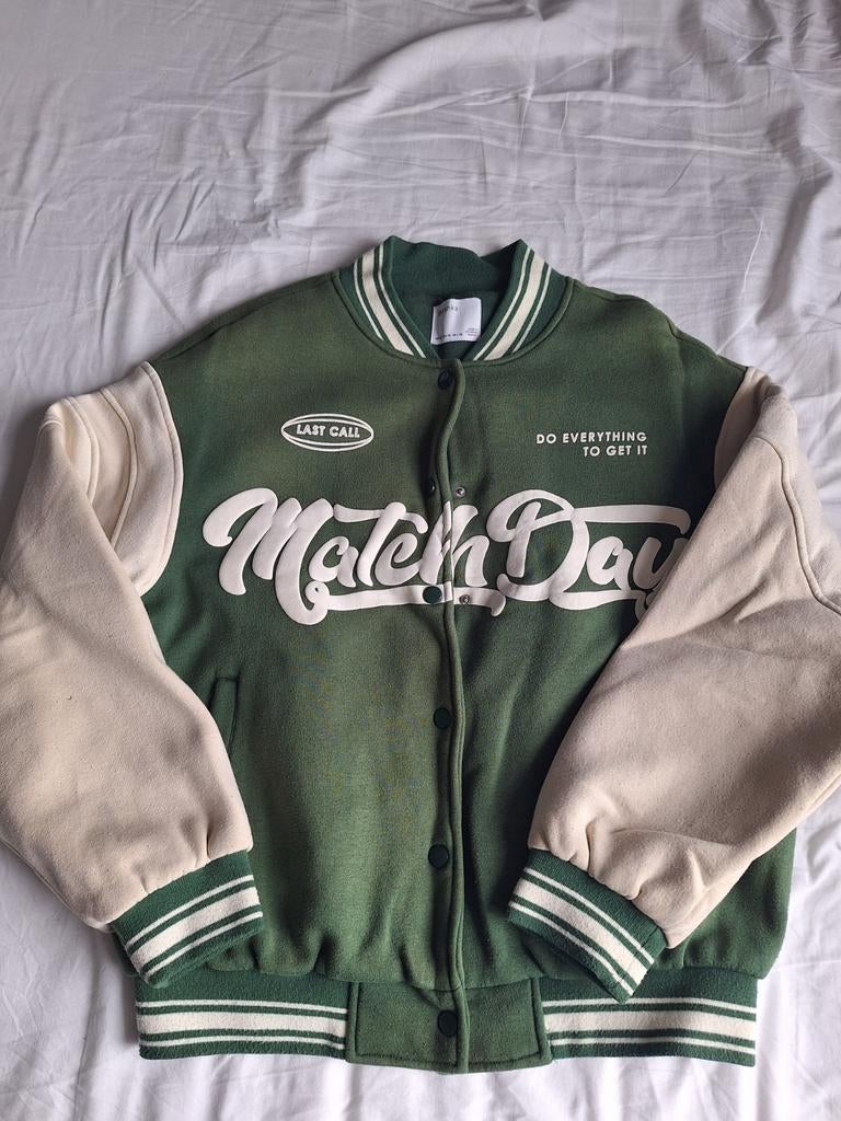 Bershka Varsity Jacket - Groen/Crème "Match Day" Maat M, Maat 38/40 (M), Zo goed als nieuw, Groen, Bershka