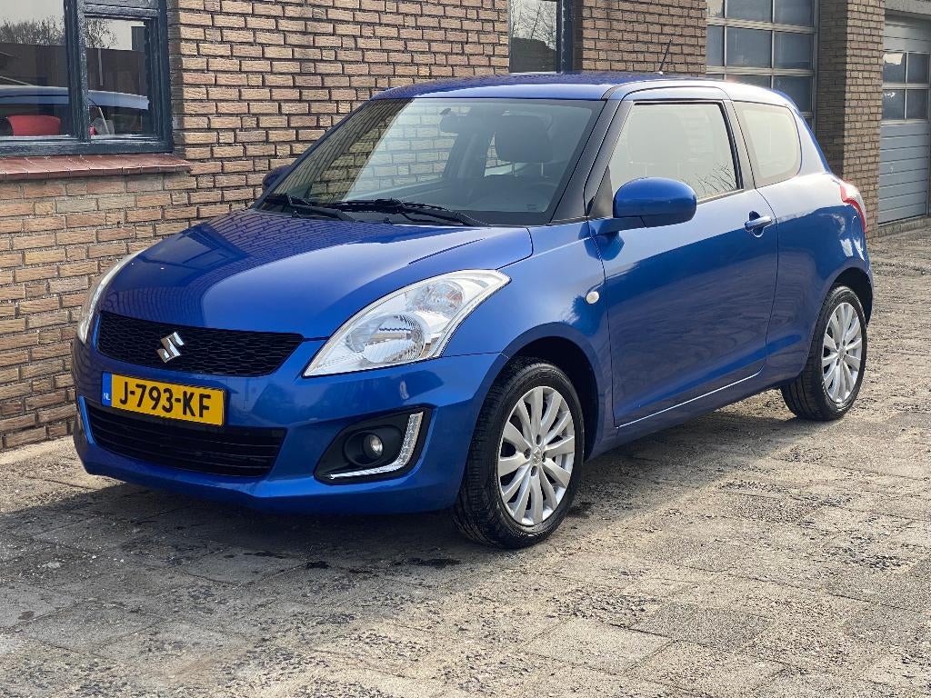 Suzuki Swift 1.2 Zeer mooie auto met heel weinig km's!!!, Voorwielaandrijving, Stof, Metallic lak, Swift