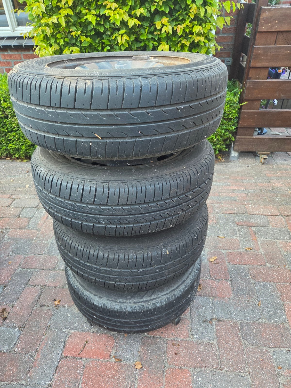 Zomerbanden met velgen 185/65R15 voor Peugeot 208 (2012), Ophalen, Gebruikt