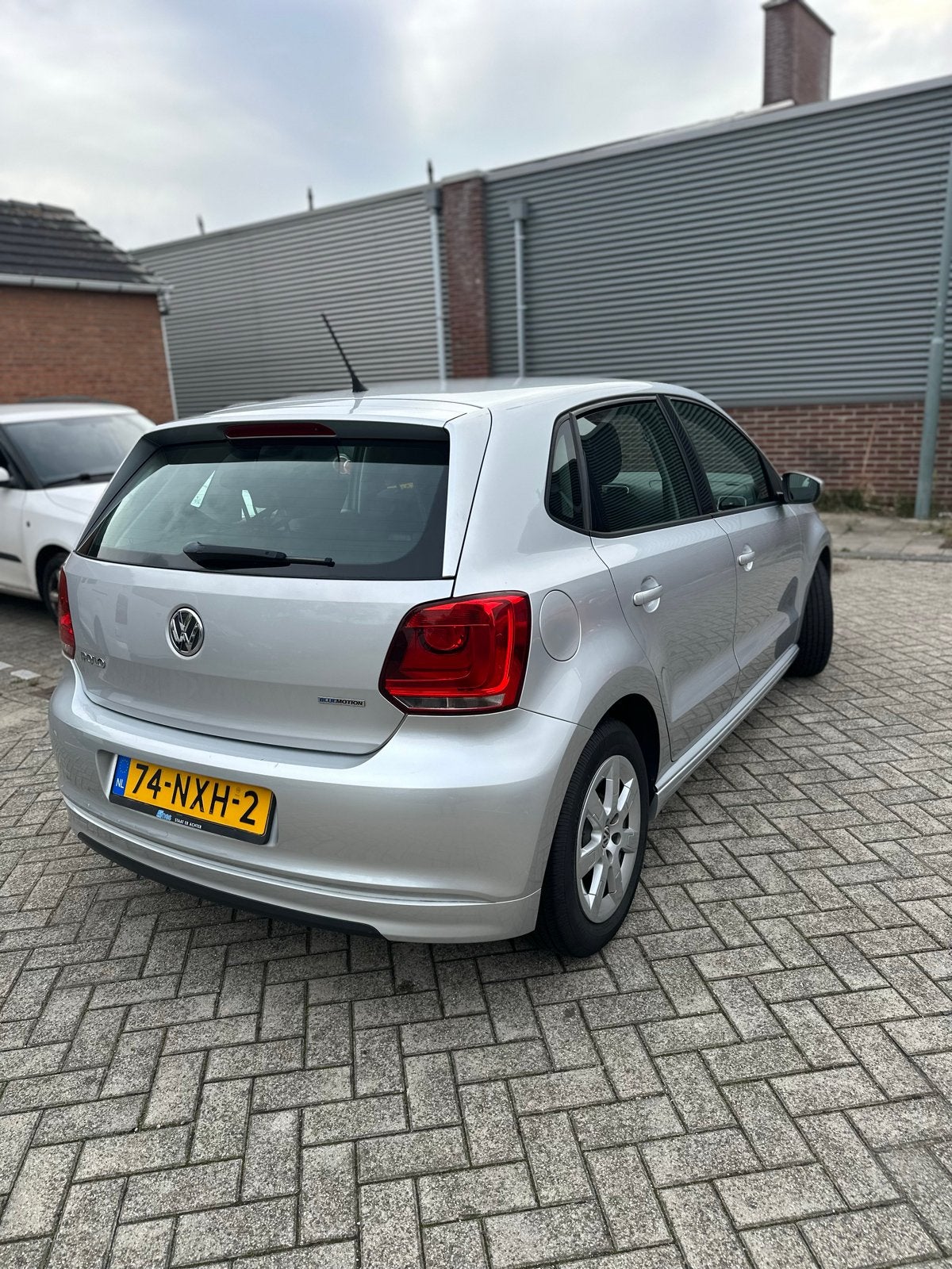 Volkswagen Polo 1.2 TDI 75PK 5D Bluemotion 2011 Grijs, Auto's, Voorwielaandrijving, 74 pk, 1199 cc, 96 €/maand
