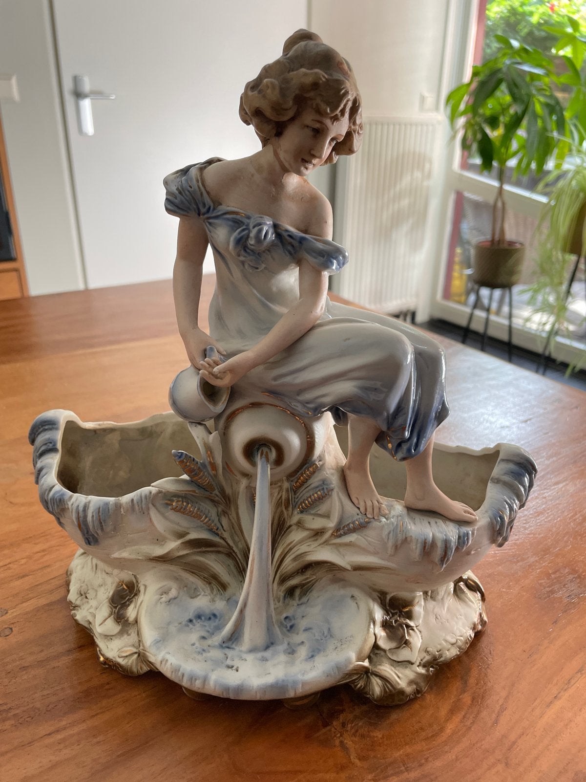 Royal Dux Beeld Nummer 235 - Art Nouveau Vrouw met Kruik, Art nouveau, Ophalen of Verzenden, Steen of Keramiek, Beeld