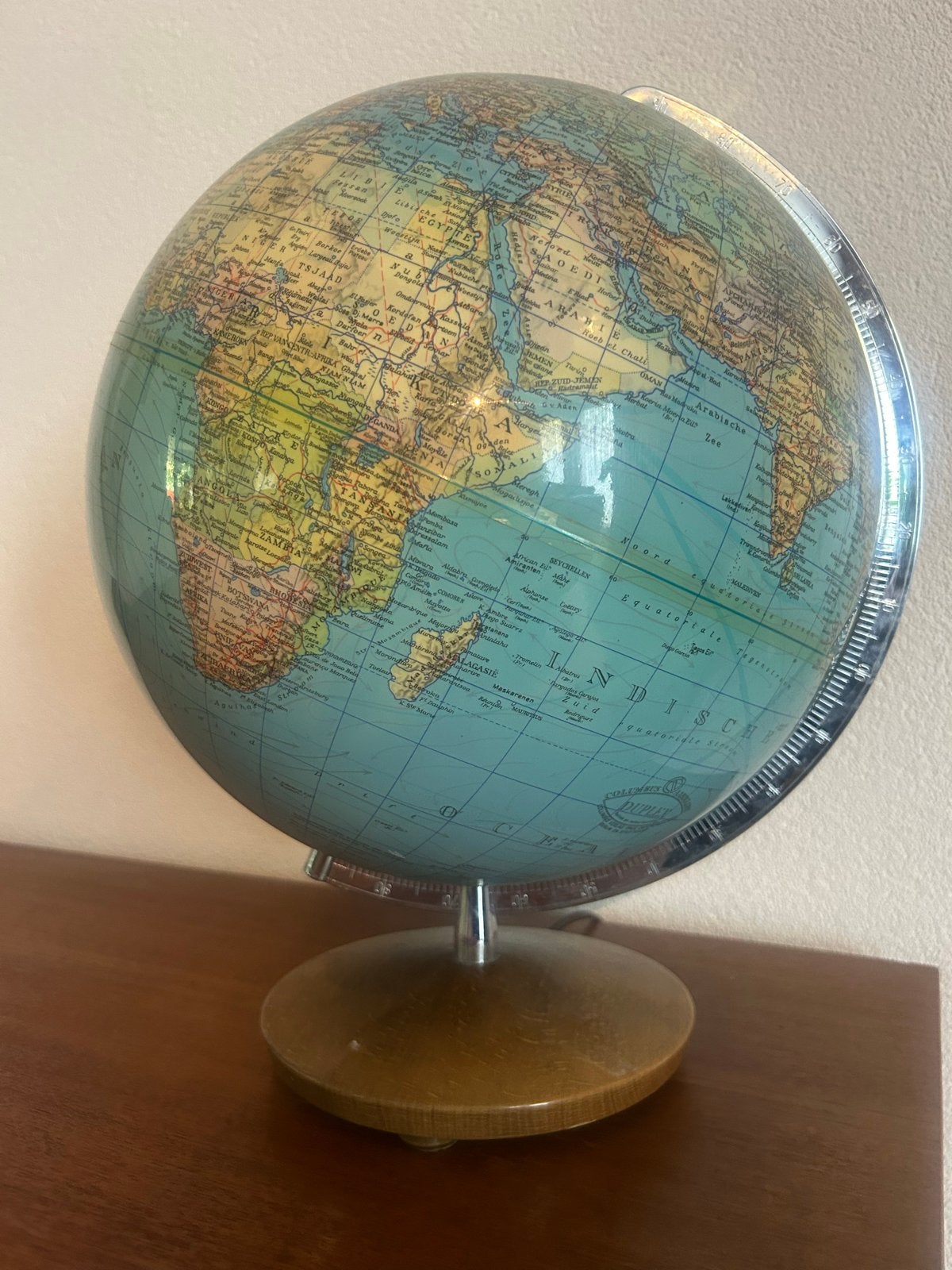 Vintage Columbus Duplex Wereldbol met Houten Voet, Gebruikt, Draaibaar, Ophalen of Verzenden, Staatkundige wereldbol