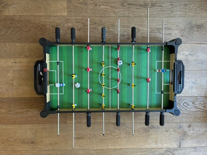 Twee-in-een: tafelvoetbal én airhockey, Ophalen, Gebruikt