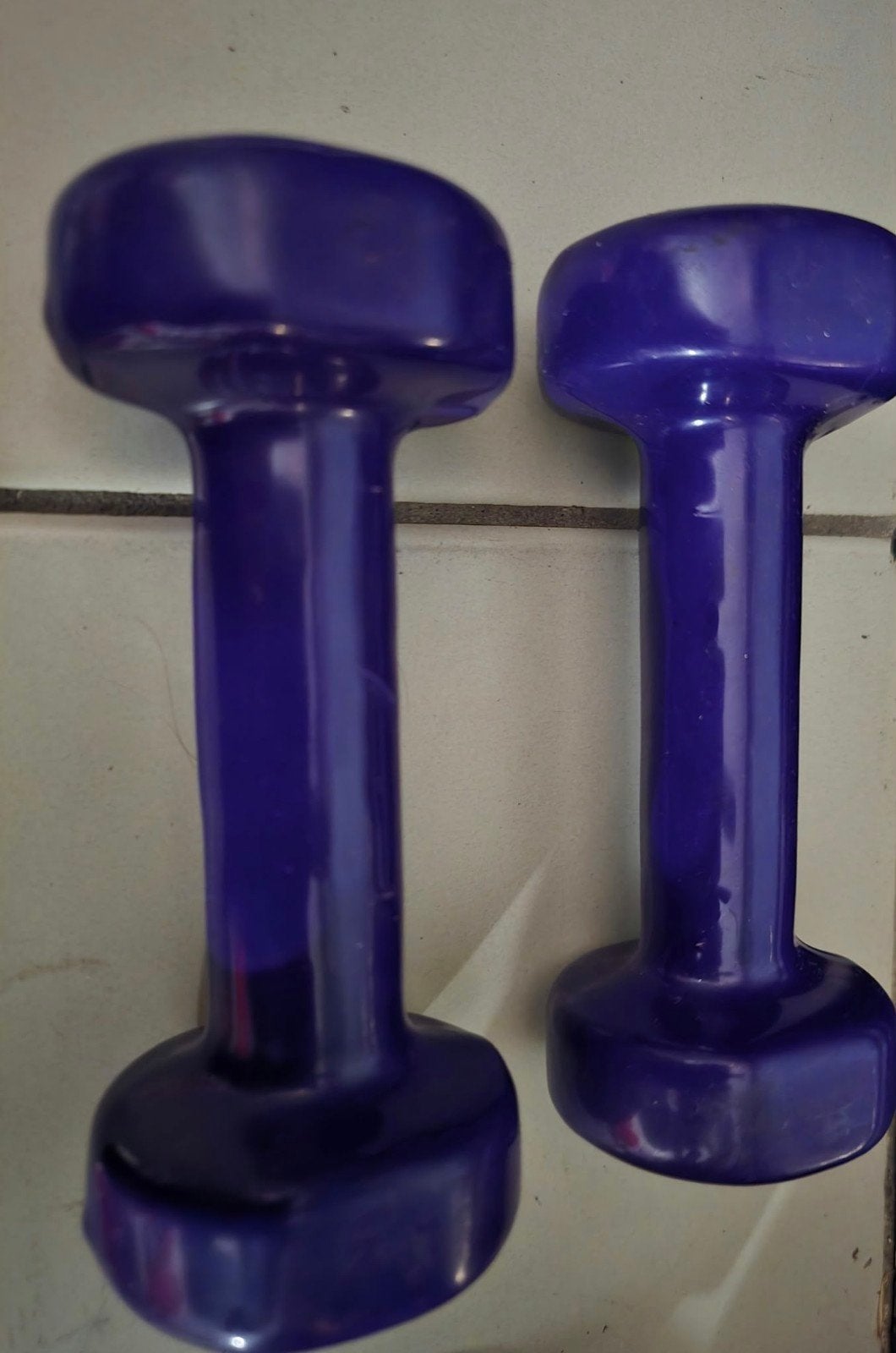 Set van 2 paarse dumbbells van 1 KG, Ophalen of Verzenden, Zo goed als nieuw, Armen, Dumbbell