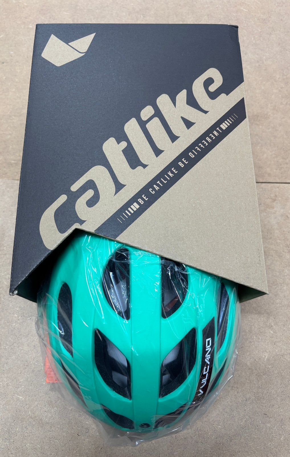 Catlike fietshelm, Ophalen of Verzenden, Zo goed als nieuw, L, Heer of Dame