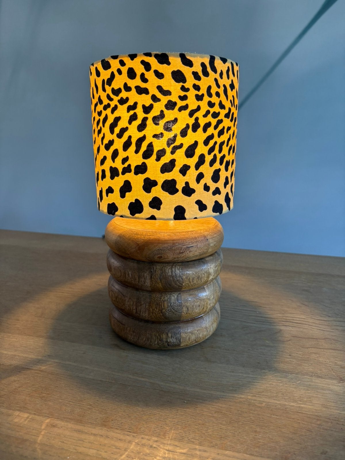 Stoere unieke tafellamp hout met panterprint made by me, Overige typen, Overige merken, Nieuw, Overige kleuren