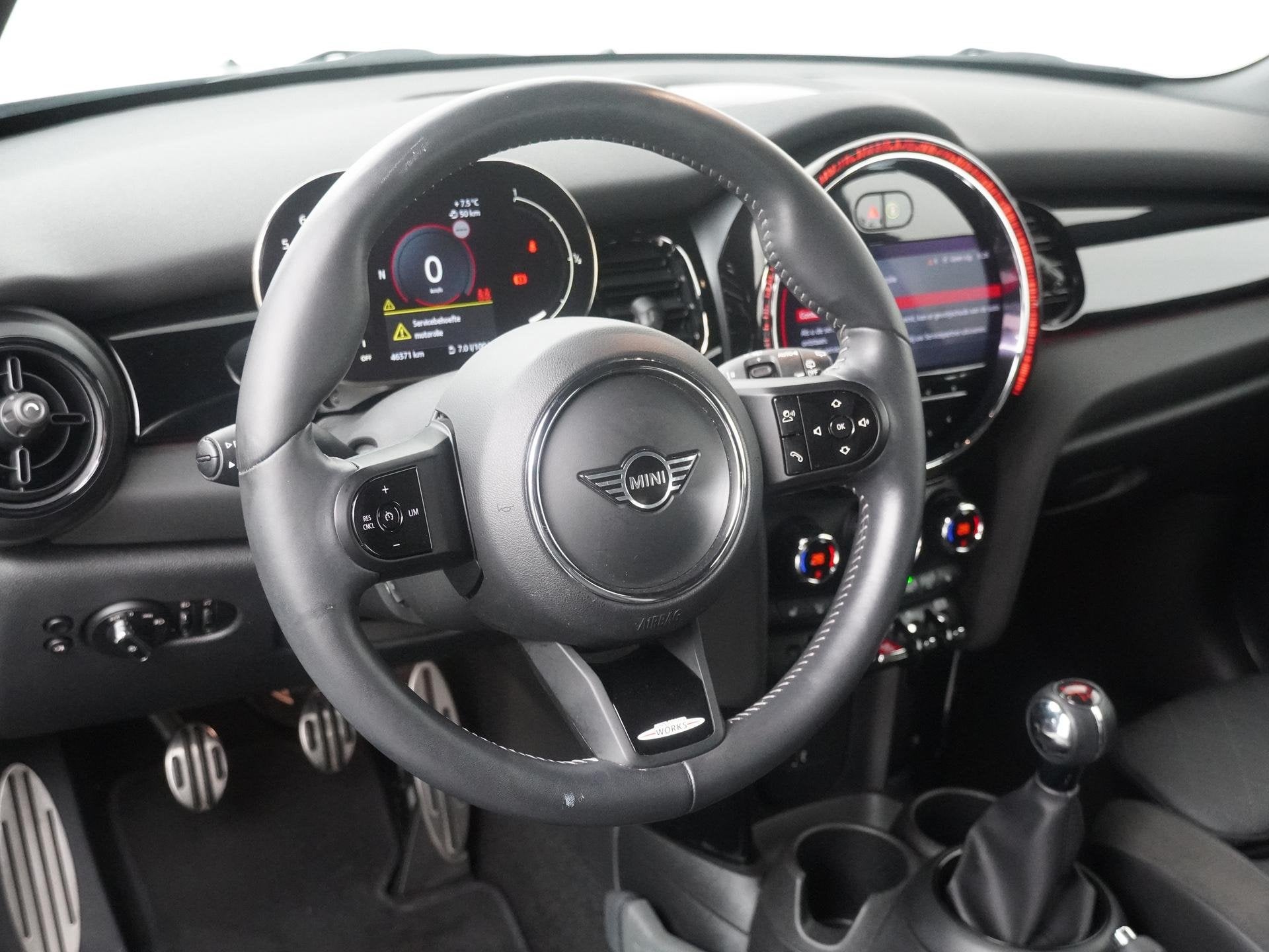 MINI 3-deurs Cooper JCW pakket | Cruise | Achteruitrijcamera, Auto's, Mini, Voorwielaandrijving, 136 pk, Gebruikt, Met garantie (alle)