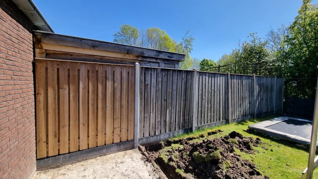 Schutting 10,5m met betonpalen en betonbanden, Tuin en Terras, Schuttingen, Gebruikt, Hout, 2 meter of meer, 6 meter of meer, Ophalen