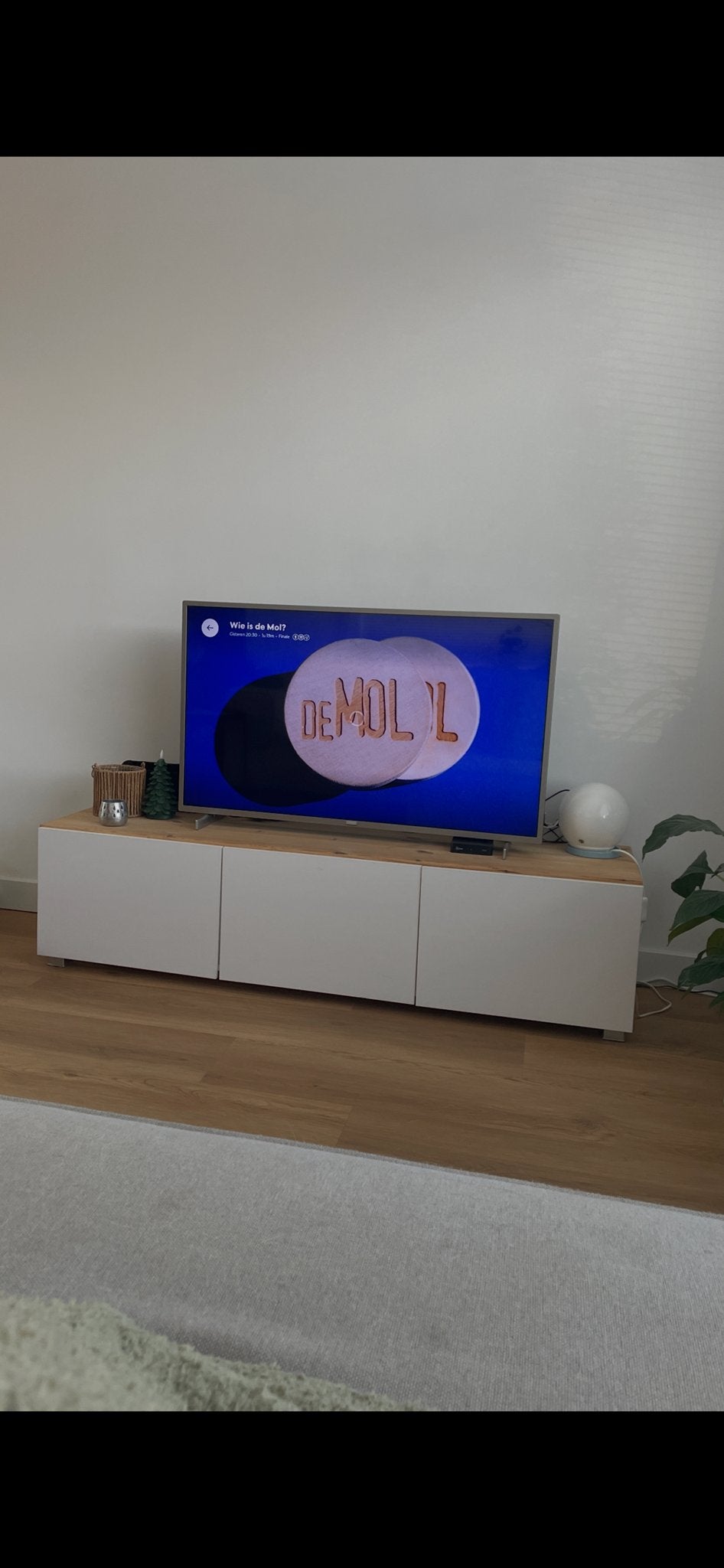 Modern TV-meubel met opbergruimte, Ophalen, 150 tot 200 cm, Zo goed als nieuw, Minder dan 100 cm