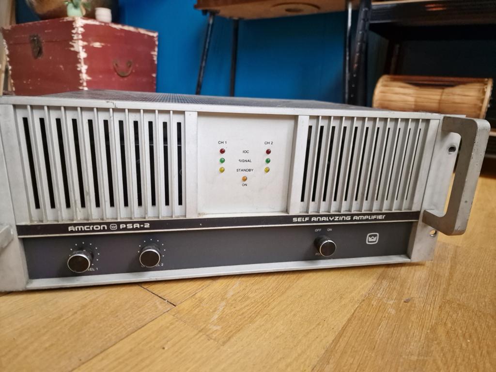 Amcron Crown PSA-2 Zelf Analyserende Versterker, Gebruikt, 120 watt of meer, Stereo, Ophalen