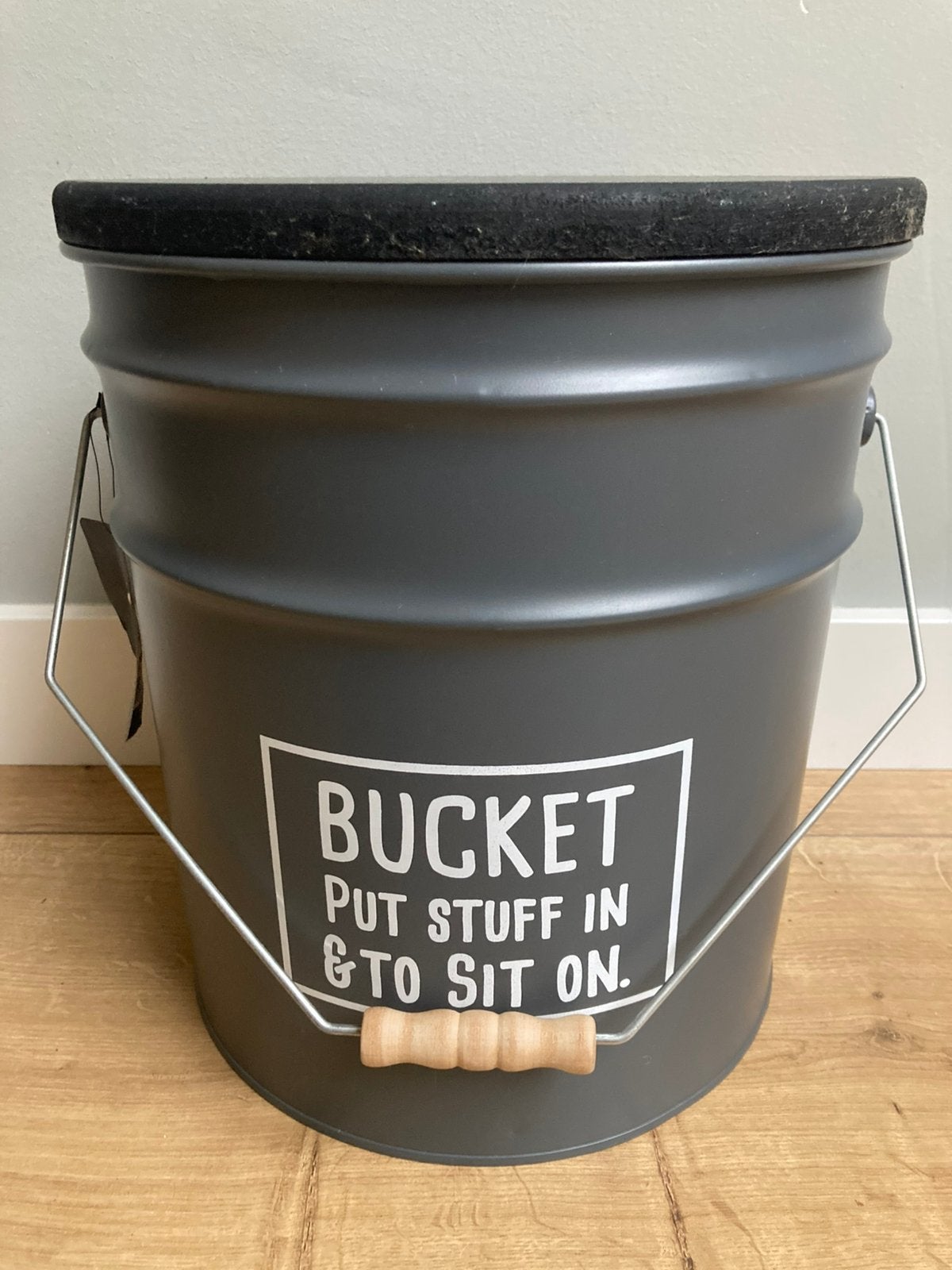 ==Nieuw== Metalen Emmer met zitdeksel en Handvat - Gusta, Ophalen of Verzenden, Nieuw, Hout, Met deksel