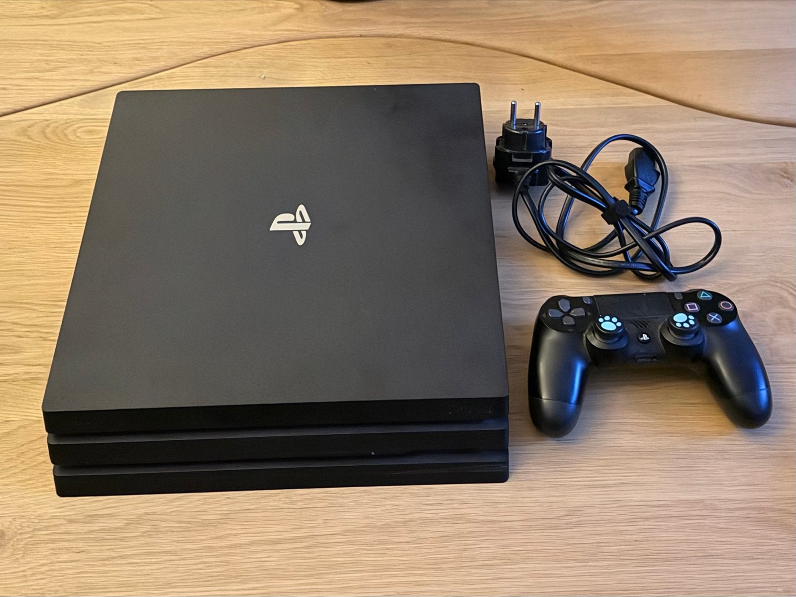 PlayStation 4 Pro 1TB met 1 controller, Spelcomputers en Games, Gebruikt, Ophalen of Verzenden, 1 TB, Met 1 controller