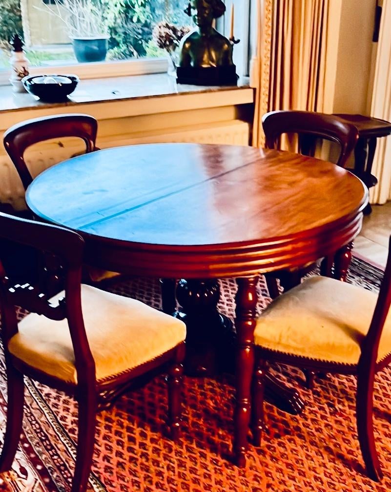 Antieke ronde tafel, Ophalen