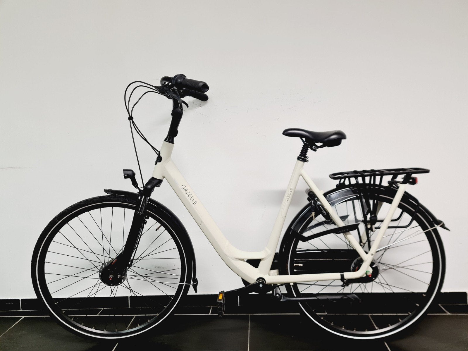 Gazelle Orange C7 +, Fietsen en Brommers, Fietsen | Dames | Damesfietsen, Ophalen, Versnellingen, 56 cm of meer, Zo goed als nieuw