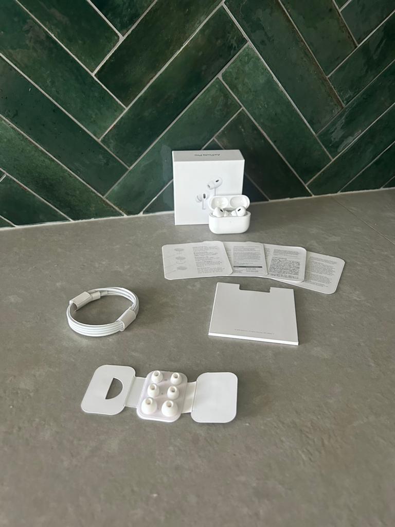 Airpods pro 2, Telecommunicatie, Mobiele telefoons | Oordopjes, In gehoorgang (in-ear), Bluetooth, Ophalen of Verzenden, Zo goed als nieuw