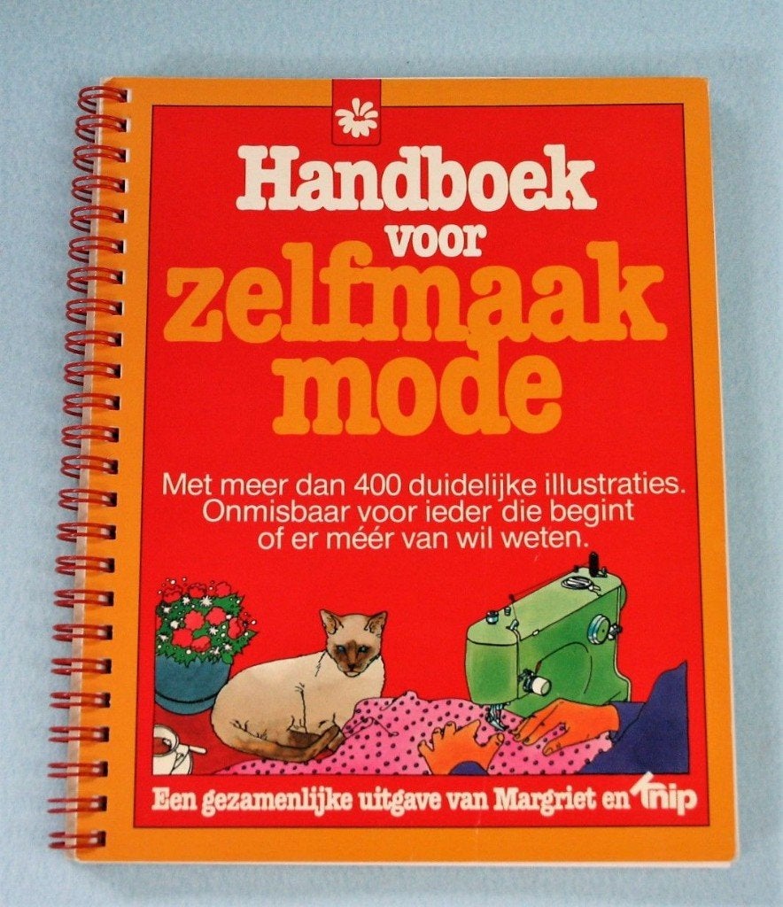 Handboek voor zelfmaakmode Margriet en Knip. Topboek!, Boeken, Ophalen of Verzenden, Zo goed als nieuw, Borduren en Naaien
