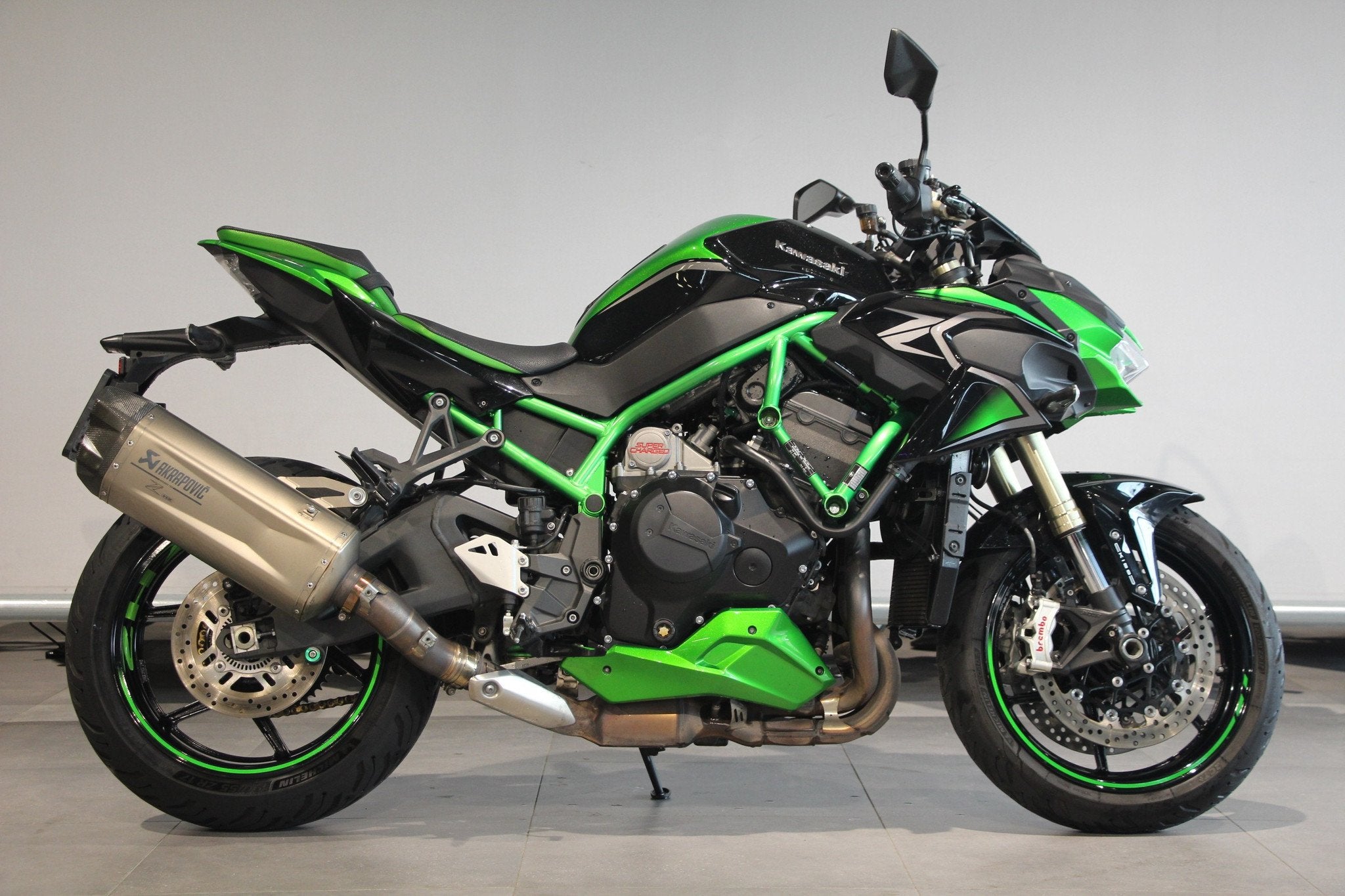 Kawasaki Z H2 SE (bj 2022), Motoren, Bedrijf, Info@kawasaki.nl, Meer dan 35 kW, Jacobus Spijkerdreef 1-3
2132 PZ  Hoofddorp, NL