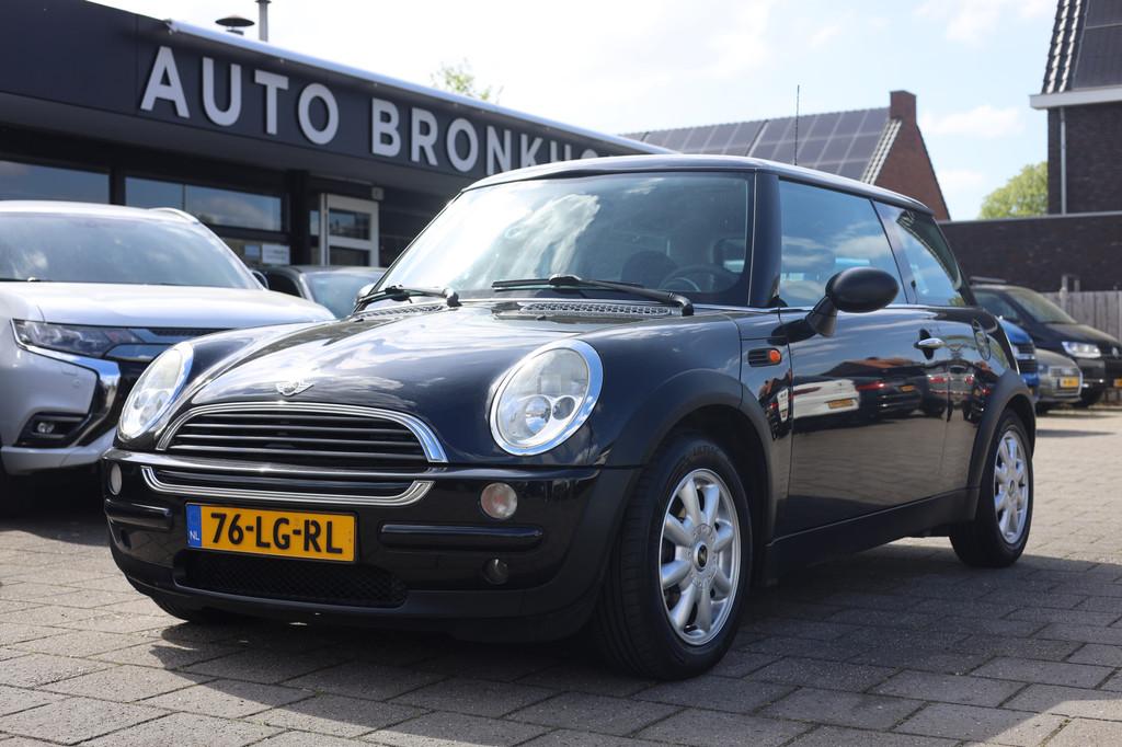 MINI Mini 1.6 ONE SALT | APK & GROOT ONDERHOUD GEHAD, Voorwielaandrijving, Gebruikt, Zwart, 4 cilinders