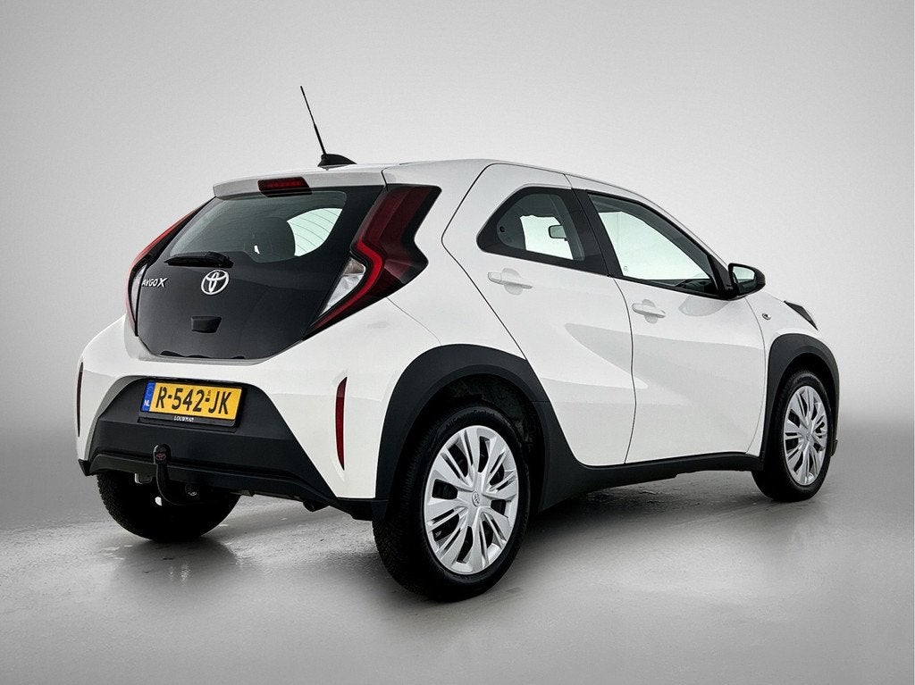 Toyota Aygo X 1.0 VVT-i MT Play | BTW voertuig | fietsendrag, 12 maanden, Stof, Gebruikt, 920 kg