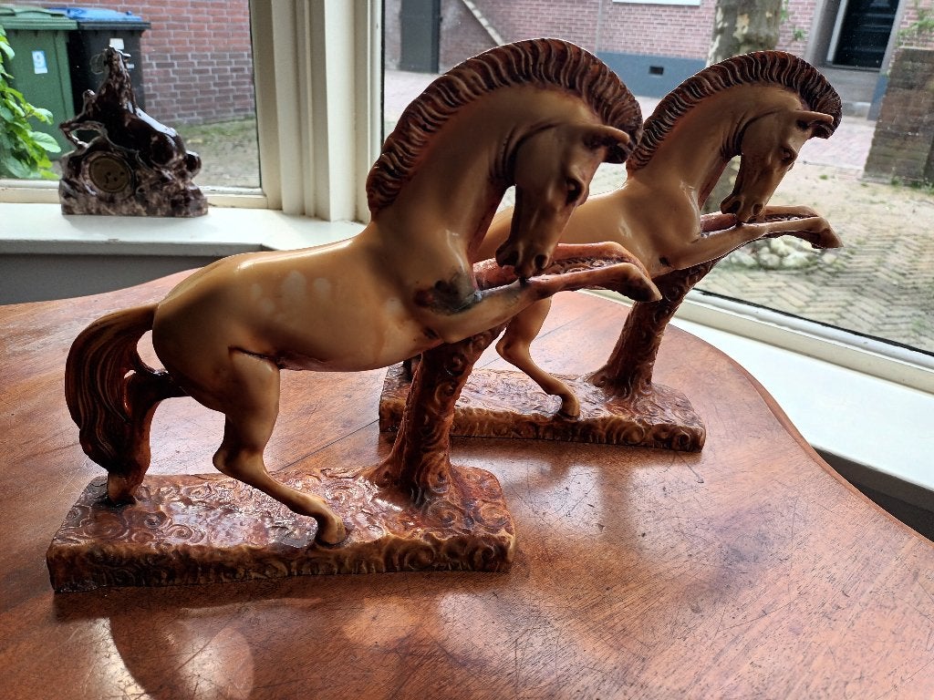 Beeld Paarden / 2 stuks, Overige onderwerpen, Verzenden, 20 - 50 cm, Overige materialen