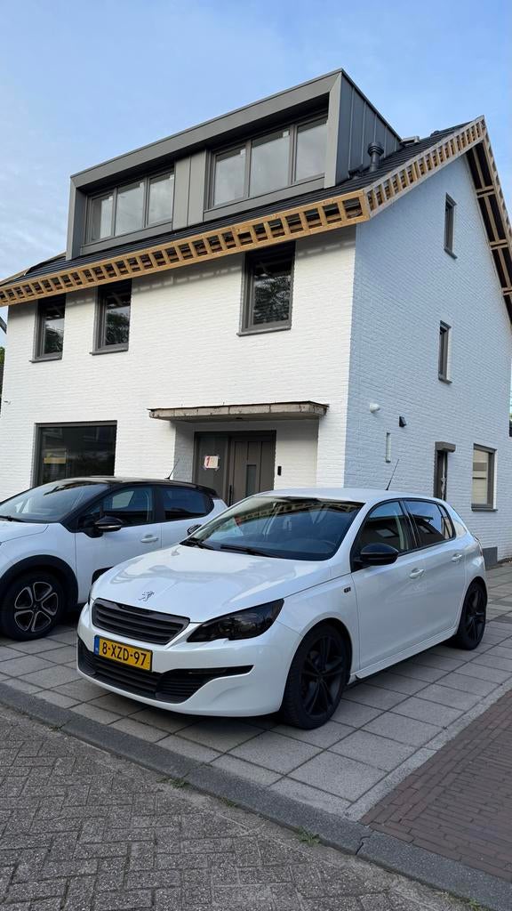 Peugeot 308 1.6E-HDI 2014 hatchback Wit Carplay (GTI look), Voorwielaandrijving, 1160 kg, Stof, Zwart