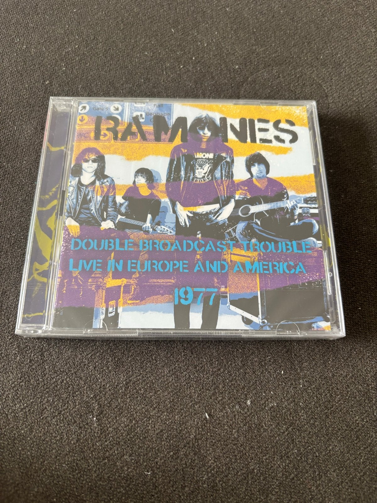 Ramones - Double Broadcast Trouble Live CD 1977, Cd's en Dvd's, Cd's | Pop, Zo goed als nieuw, Rock, Live-album, Ophalen of Verzenden