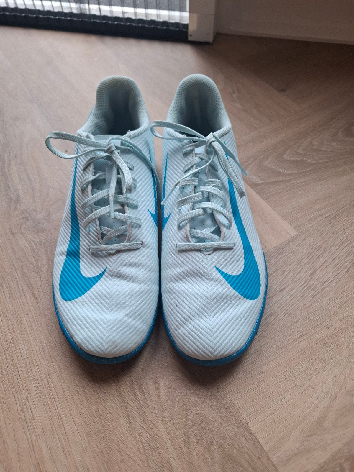 Nike Mercurial zaalvoetbalschoenen - Maat 42, Ophalen of Verzenden, Gebruikt, Schoenen
