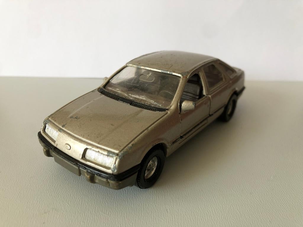 Corgi Ford Sierra 12 cm, Ophalen of Verzenden, Gebruikt, Auto