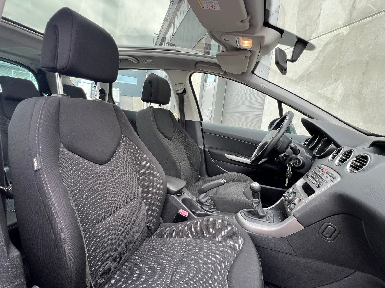 Grijze Peugeot 308 SW 1.6 VTI Benzine 120PK/Airco/Panorama!, Voorwielaandrijving, Stof, 4 cilinders, 7 stoelen