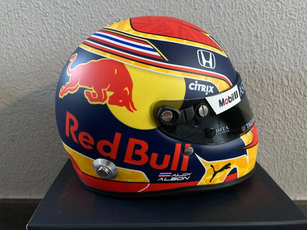 ✅ Alexander Albon 1:2 helm 2020 Red Bull Racing RB16 Honda, Ophalen of Verzenden, Nieuw, Formule 1