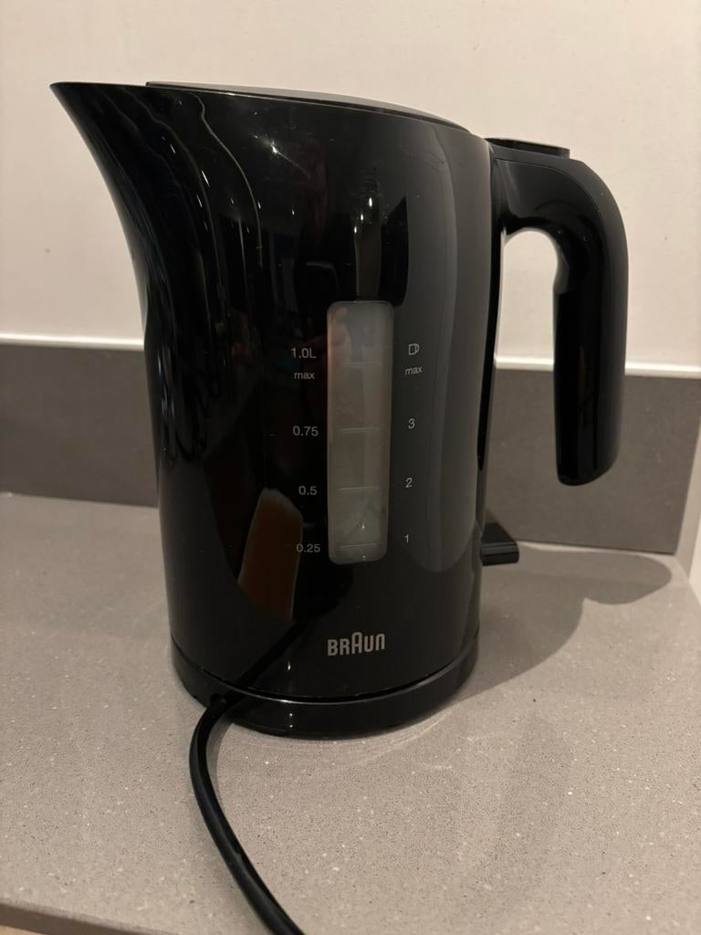 Braun waterkoker, 1 liter, Witgoed en Apparatuur, Waterkokers, 1 tot 2 liter, Ophalen, Zo goed als nieuw, Draadloos