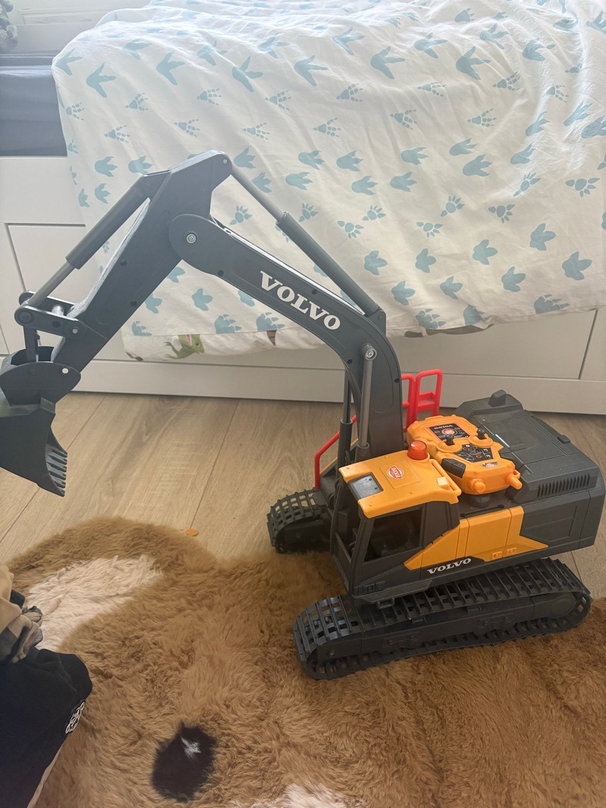 Elektrische Volvo speelgoed kraan met afstandsbediening, Kinderen en Baby's, Ophalen, Gebruikt, Afstandsbediening
