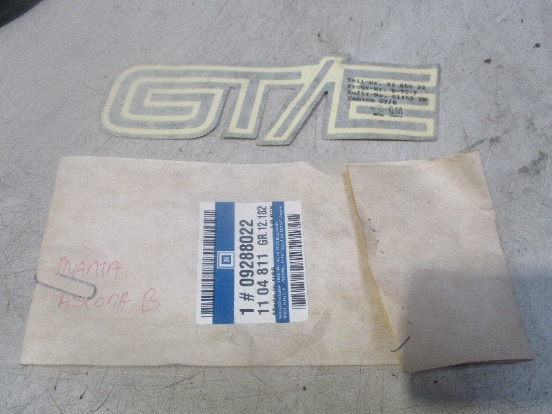 Embleem Opel Manta B (58/59) (1977-08/1988-08) 9288022, Bahnhofsplatz, Rüsselsheim am Main 65423, , Duitsland, Opel, Kontakt-opel@opel.com
