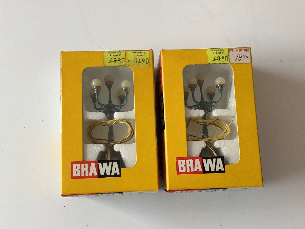 Brawa fraaie klassieke kogellantaarns 2x z.g.a.n., Overige merken, Gelijkstroom of Wisselstroom, Overige typen, Ophalen of Verzenden
