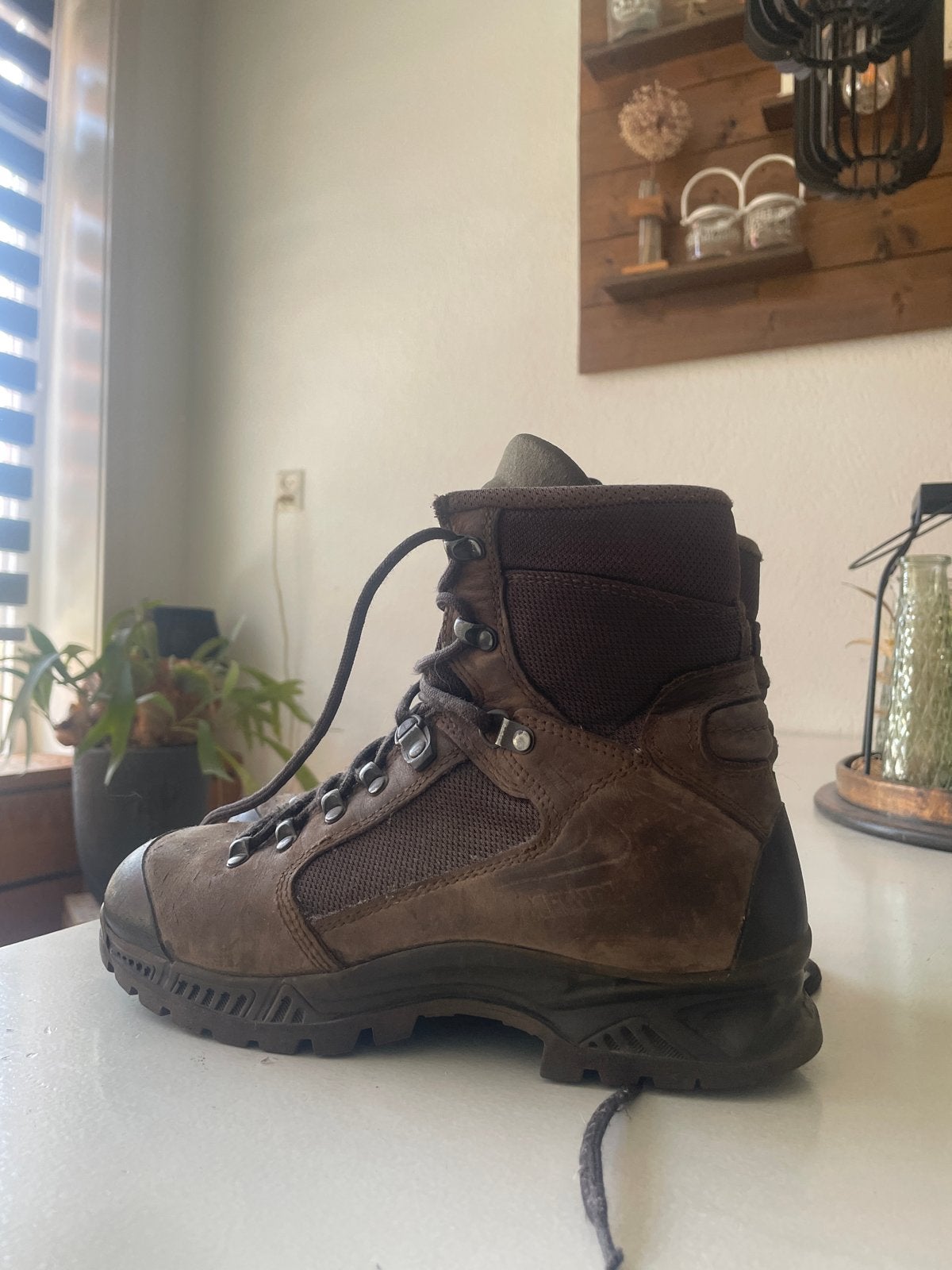 Defensie kisten, Ophalen of Verzenden, Gebruikt, Schoenen