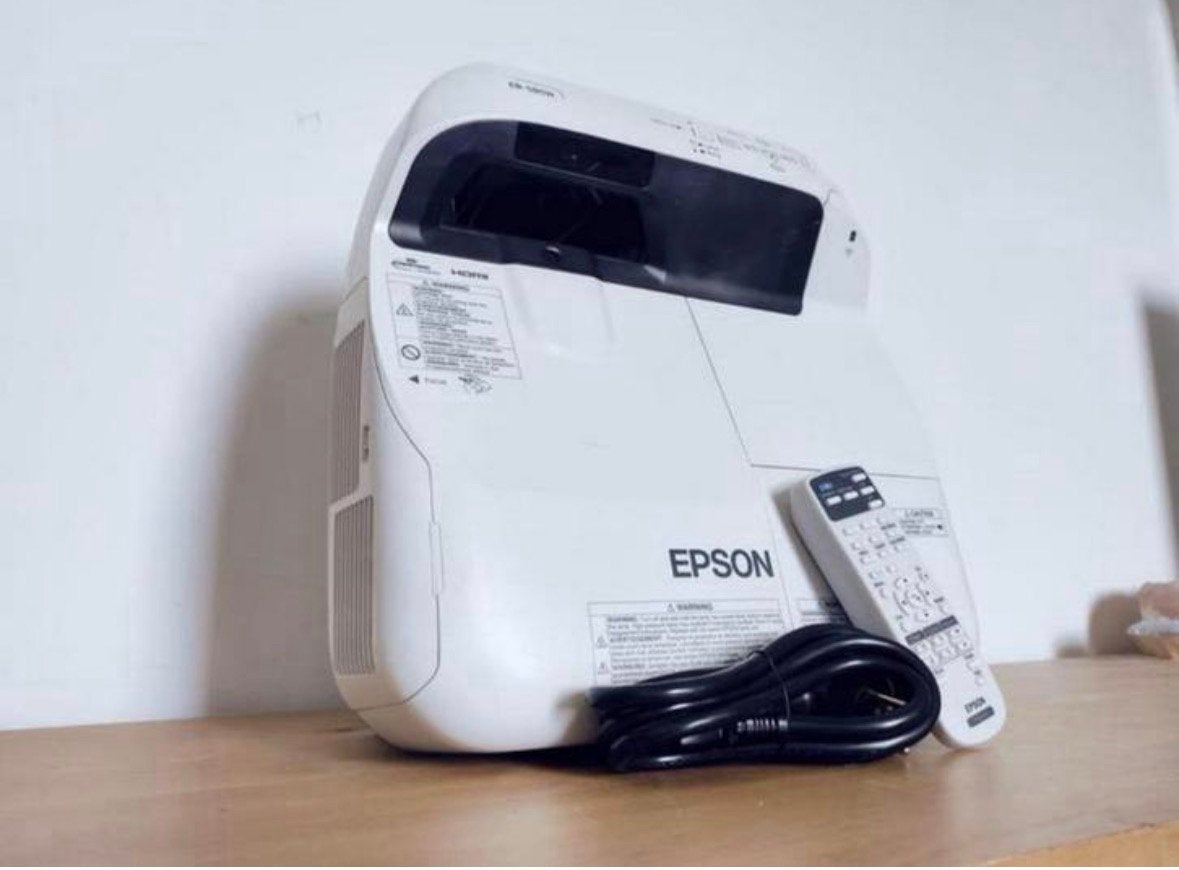 Nette Epson EB585W Pro Ultra Short Throw | 3300 lumen |, Audio, Tv en Foto, Beamers, HD (720), Epson, Ophalen of Verzenden, Zo goed als nieuw