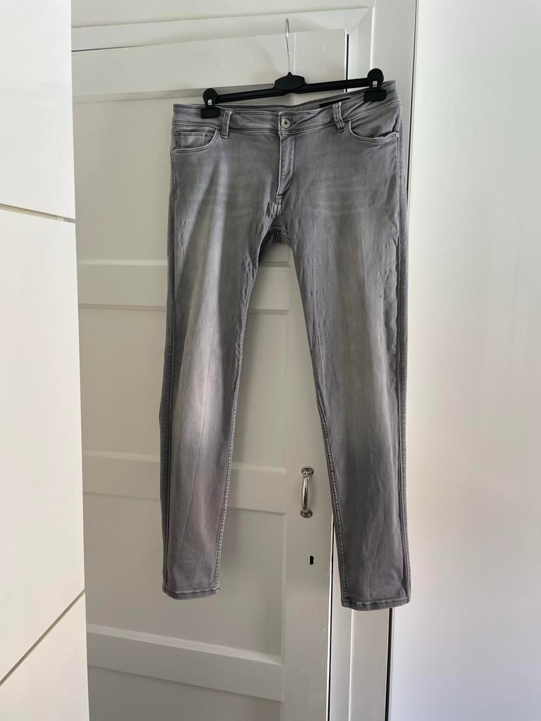 Grijze skinny Jeans - Maat W33-W32, Ophalen of Verzenden, Zo goed als nieuw, Grijs, W33 - W36 (confectie 42/44)