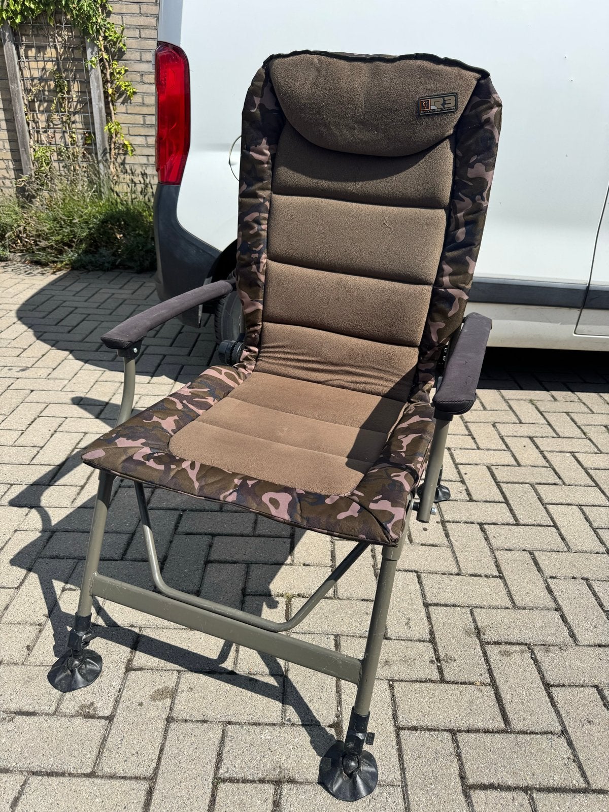Fox R3 Camo Recliner Karperstoel - Zo goed als nieuw, Watersport en Boten, Hengelsport | Karpervissen, Ophalen, Zo goed als nieuw