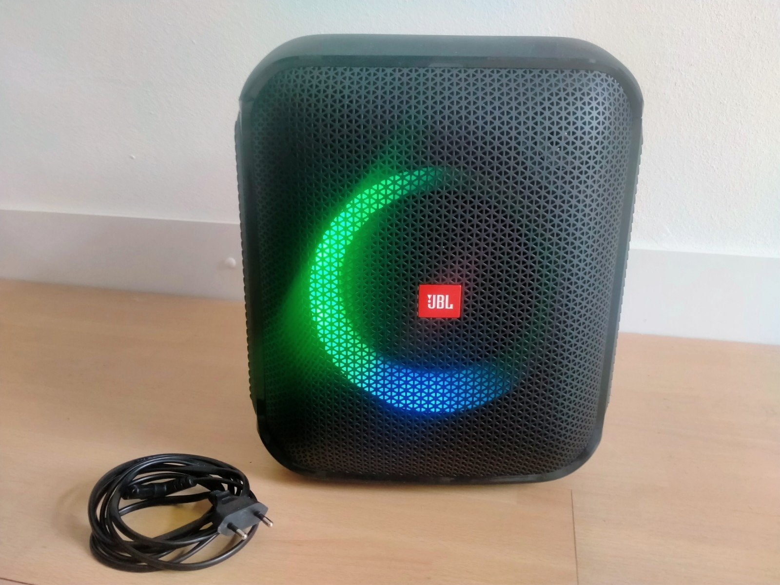 JBL Essential Encore Party Speaker - Zo goed als nieuw
